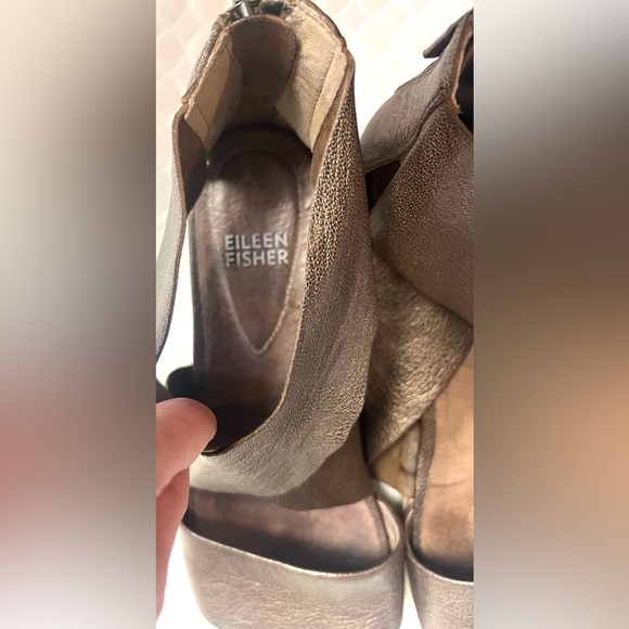 Eileen Fisher Sport Criss Cross Banded Leather Platform Sandals Metallic 
Sz 7 - Picture 5 of 6